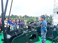 Brigade 125 organizes maritime awareness tour for students